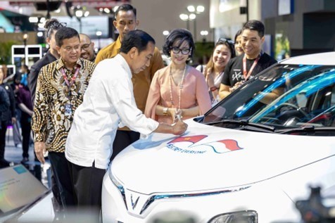 El presidente Joko Widodo en IIMS 2024. (Fotografía: thejakartapost.com)