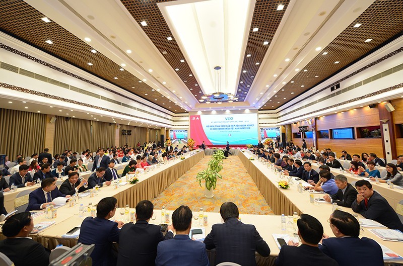 En la Conferencia nacional de asociaciones empresariales y empresarios vietnamitas 2023. (Fotografía: VNA)