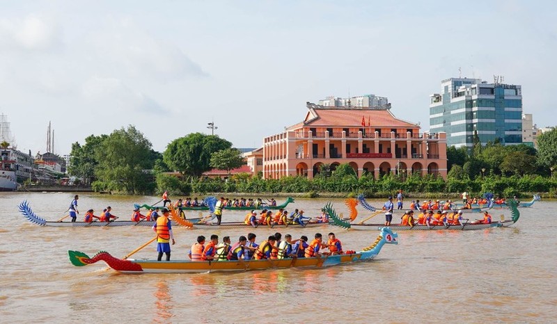 Los recorridos por los ríos se explotan fuertemente durante el Festival Fluvial de Ciudad Ho Chi Minh. (Fotografía: VNA)