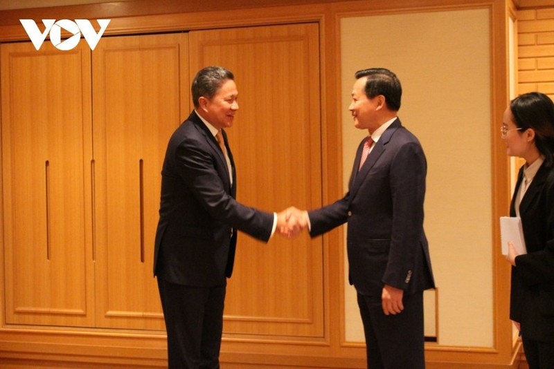 El viceprimer ministro vietnamita Le Minh Khai con su homólogo de Camboya, Sun Chanthol. (Fotografía: VOV)