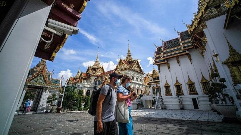 Turistas internacionales visitan el Gran Palacio Real de Tailandia. (Fotografía: Reuters)