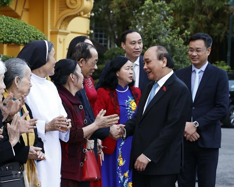 Presidente vietnamita alaba ejemplares con acciones bondadosas (Fotografía: Nhan Dan)