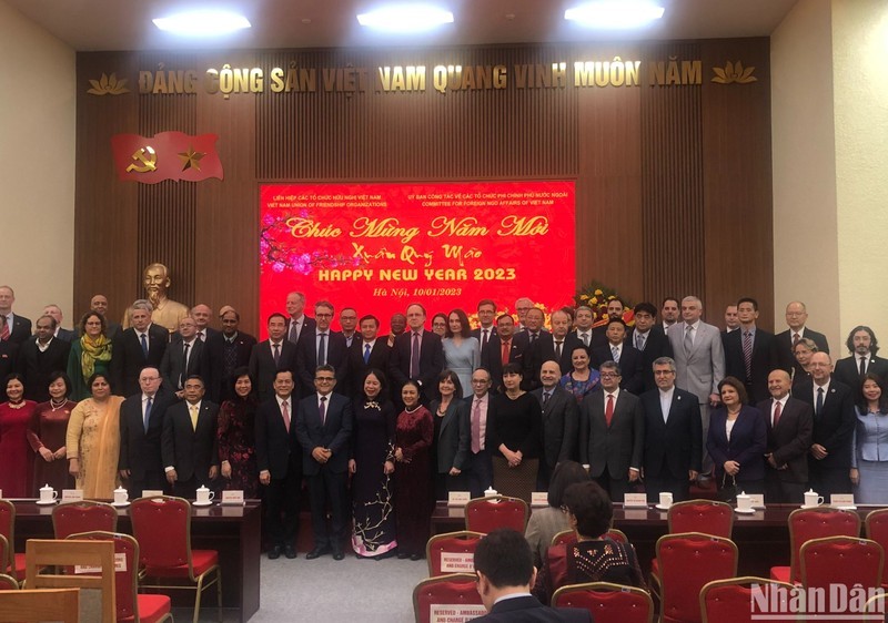 La vicepresidenta vietnamita, Vo Thi Anh Xuan, y los delegados (Fotografía: VNA)