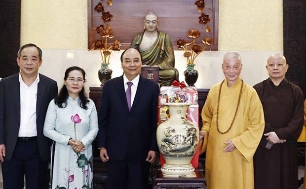 El presidente Nguyen Xuan Phuc felicita a la Sangha Budista de Vietnam en ocasión de Tet (Fotografía: VNA)