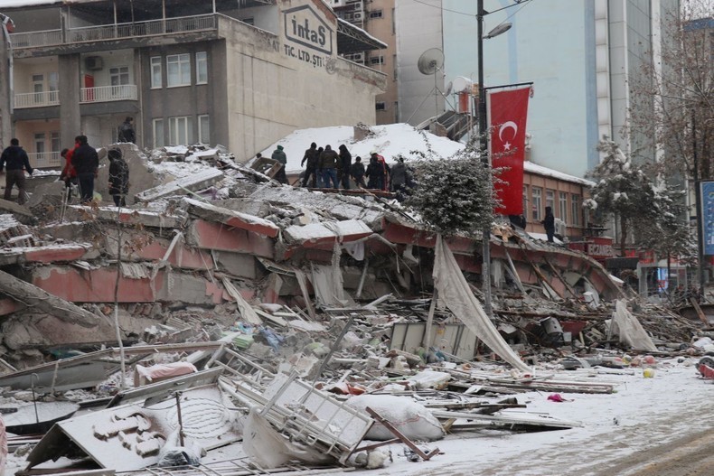 Turquía envió más de 24, 4 mil miembros del personal de búsqueda y rescate a la zona afectada por el terremoto. (Fotografía: Agencia de Noticias Ihlas/Reuters)