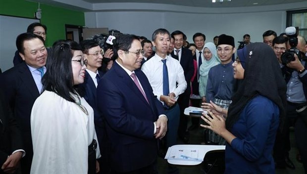 El primer ministro de Vietnam, Pham Minh Chinh, visita la Universidad de Brunei Darussalam(Foto: VNA)