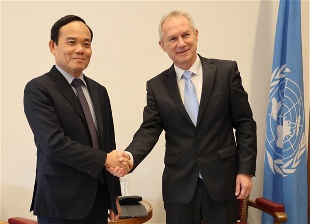 El viceprimer ministro vietnamita, Tran Luu Quang, se reúne con el presidente de la Asamblea General de las Naciones Unidas, Csaba Korosi (Foto: VNA)