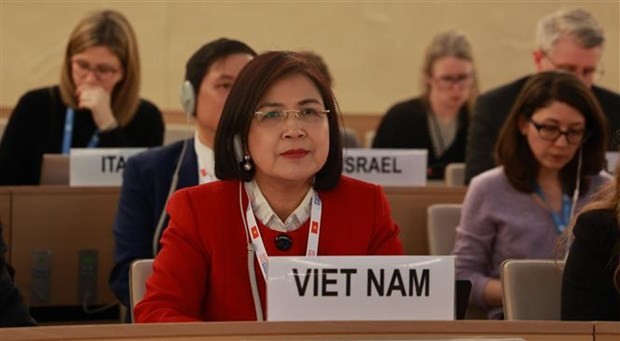 La embajadora Le Thi Tuyet Mai, jefa de la misión de Vietnam ante las Naciones Unidas (ONU), la Organización Mundial del Comercio (OMC) y otros organismos en Ginebra en el evento (Foto:VNA)