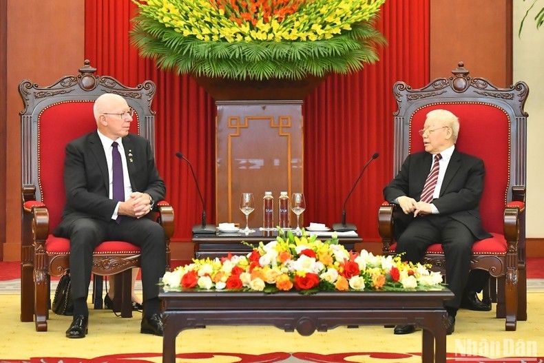 El secretario general del Partido Comunista de Vietnam, Nguyen Phu Trong recibió hoy en Hanoi a David Hurley, gobernador general de Australia (Foto: Nhan Dan)