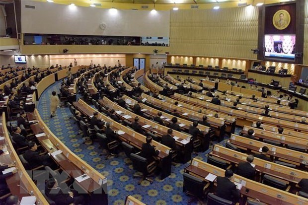 Panorama de una sesión de trabajo de la Asamblea Nacional de Tailandia en Bangkok. (Foto: AFP/VNA)