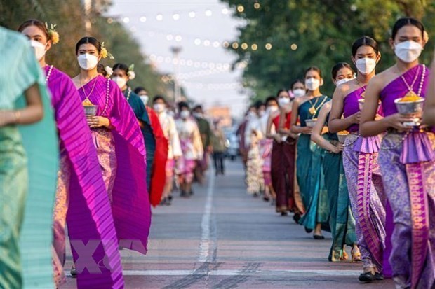 Un desfile en el Festival Songkran, en la provincia de Ayutthaya de Tailandia (Foto: Xinhua/VNA)