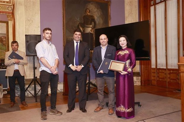 La presentación de los Grupos de Amistad Parlamentarios de Vietnam y Uruguay. (Foto: VNA)