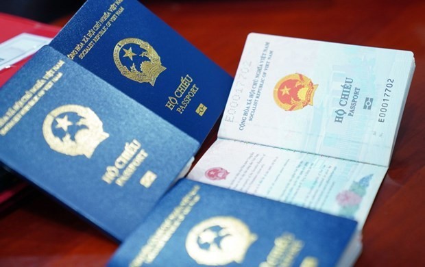 El nuevo pasaporte con chip de Vietnam (Foto: VNA)