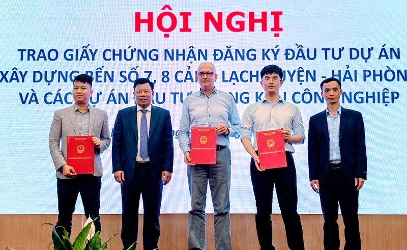 Ciudad vietnamita de Hai Phong otorga licencias a proyectos millonarios