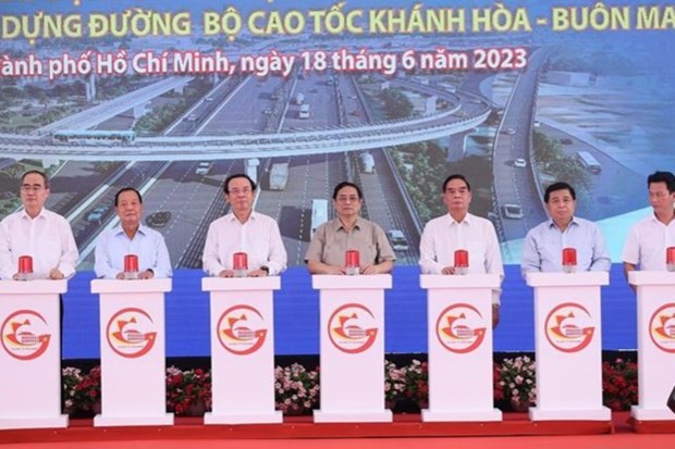 El primer ministro de Vietnam, Pham Minh Chinh, en el acto del inicio de construcción de la autopista Khanh Hoa- Buon Ma Thuot (Foto: VNA)
