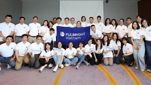 La Misión de Estados Unidos en Vietnam ha anunciado 33 vietnamitas para el Programa de becarios Fulbright 2023, incluidos 19 beneficiarios del Programa de estudiantes vietnamitas Fulbright, siete del Programa de becarios visitantes, dos del Programa de becarios visitantes de Estados Unidos-ASEAN y cinco del Programa de enseñanza de idiomas extranjeros (FLTA)