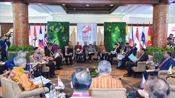 Panorama de la sesión restringida de la 56 Reunión de Ministros de Relaciones Exteriores de la Asean. (Foto: VNA)