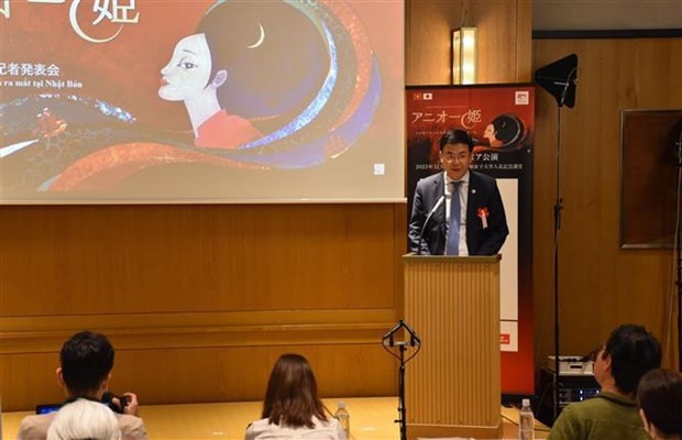 El embajador de Vietnam en Japón, Pham Quang Hieu, habla en la rueda de prensa (Foto:VNA)