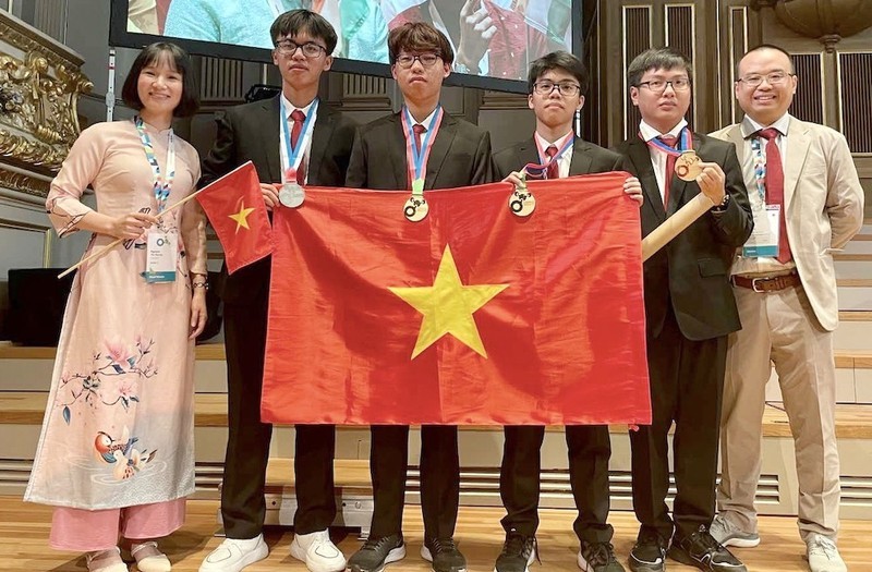 Estudiantes vietnamitas en la Olimpiada Internacional de Química 2023 (Foto: Nhan Dan)