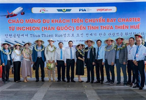En la ceremonia de recepción del primer vuelo que conecta Seúl y Thua Thien-Hue (Foto: VNA)