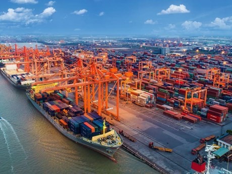 Vietnam registró superávit comercial de 21,68 mil millones de dólares en nueve meses