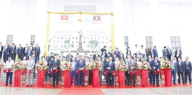 Ceremonia de inauguración de la Academia Política de la Policía Popular de Laos. (Foto: VNA)