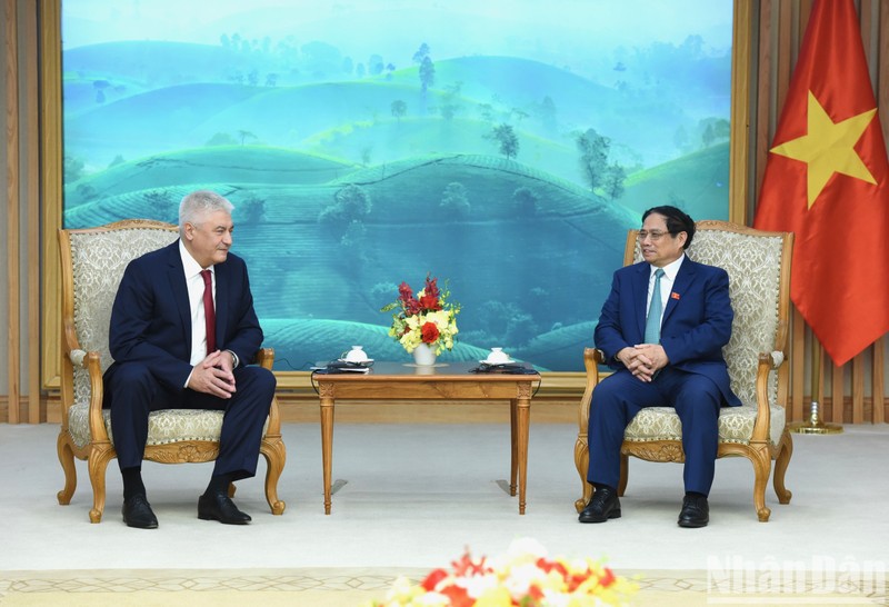 El primer ministro vietnamita, Pham Minh Chinh y el ministro ruso de Asuntos Internos, general Kolokoltsev Vladimir Alexandrovich (Foto:VNA)