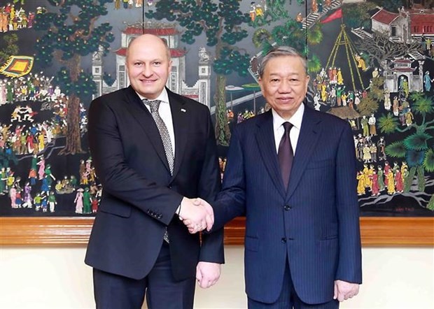 To Lam, ministro de Seguridad Pública de Vietnam, y el ministro de Situaciones de Emergencia de Rusia, Kurenkov Aleksandr Vyacheslavovich. (Foto: VNA)
