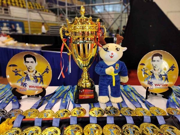 Se entregarán trofeo y medallas a los atletas destacados en el VII Campeonato Mundial de Vovinam en 2023. (Foto: Laodong.vn)