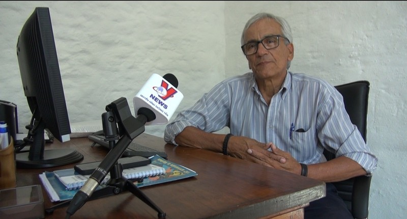 Juan Castillo, secretario general del Partido Comunista de Uruguay, en entrevista con corresponsales de VNA en Montevideo (Foto: VNA)