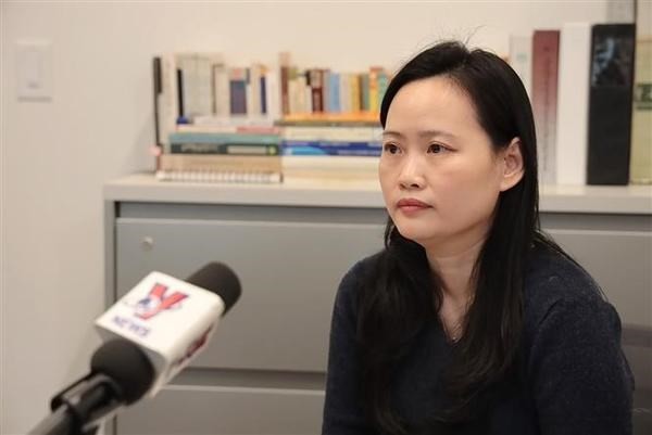 La académica estadounidense Nguyen Chung en entrevista (Foto: VNA)