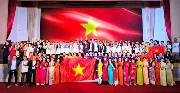Estudiantes vietnamitas en el concurso (Foto: hanoimoi.vn)