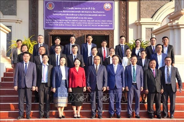 Una delegación de la Auditoría Estatal de Vietnam realiza un viaje de trabajo a Laos. (Foto: VNA)