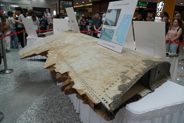 En el evento se exhibe una parte del ala del MH370. (Foto: VNA) 