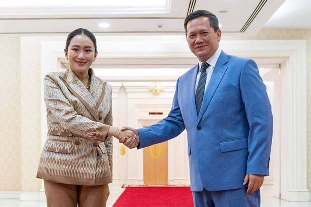 El primer ministro camboyano, Hun Manet, y la presidenta del gobernante partido Pheu Thai de Tailandia, Paetongtarn Shinawatra, (Foto:phnompenhpost.com)