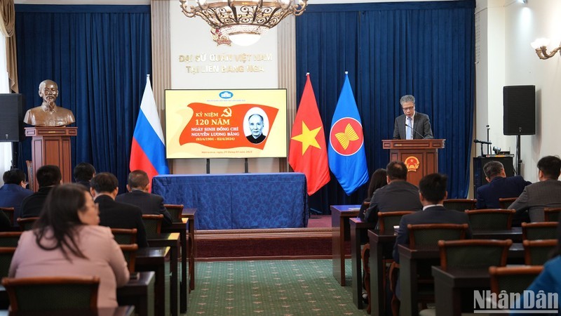 El embajador vietnamita en Rusia, Dang Minh Khoi, habla en el acto (Foto: Nhan Dan)