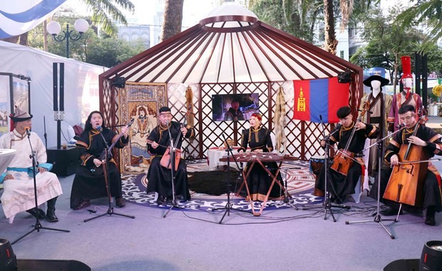 El stand para introducir el turismo de Mongolia en el Festival de Turismo de Ciudad Ho Chi Minh 2024 (Foto: VNA)