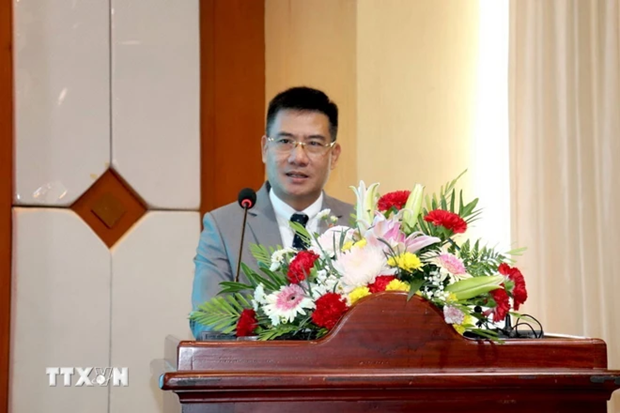 El Cónsul General de Vietnam en Pakse, Nguyen Van Trung, habla en el evento. (Foto: VNA)