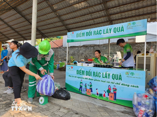 Una de las actividades relativas a la reducción de desechos plásticos en la provincia central de Thua Thien-Hue (Foto:VNA)