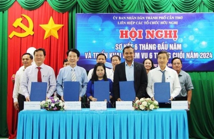 Inauguran en ciudad vietnamita centro de formación en energía verde. (Foto: VNA)