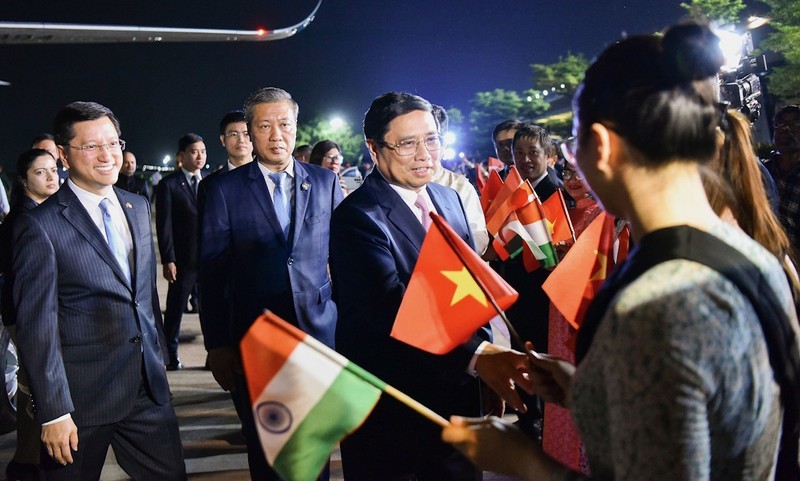 El primer ministro de Vietnam, Pham Minh Chinh, arriba a Nueva Delhi, iniciando su visita de Estado a la India. (Foto: VNA)