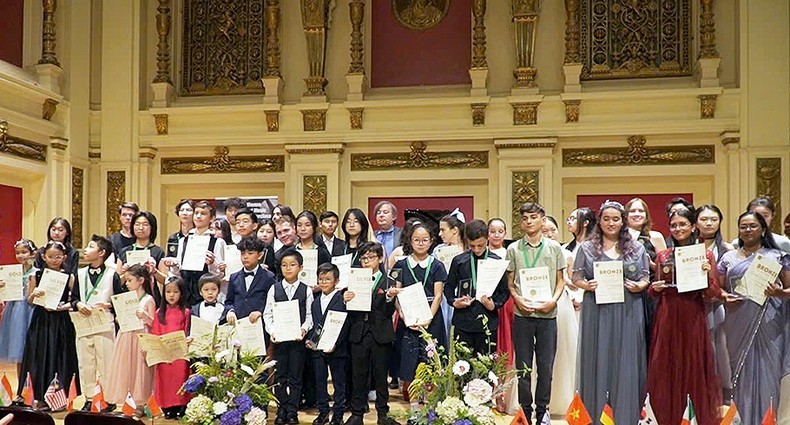 Los concursantes ganan altos premios en el Festival.