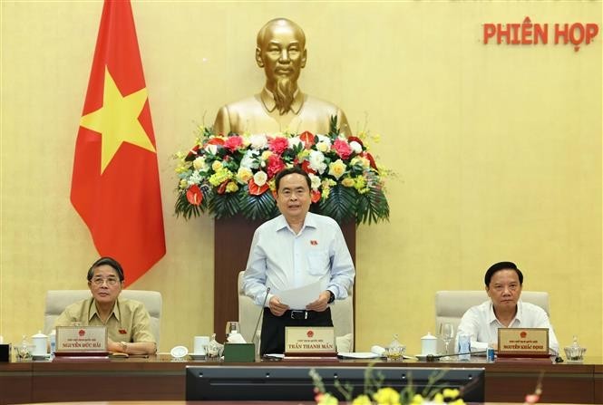 El presidente de la Asamblea Nacional de Vietnam, Tran Thanh Man, habla en el evento. (Foto: VNA)