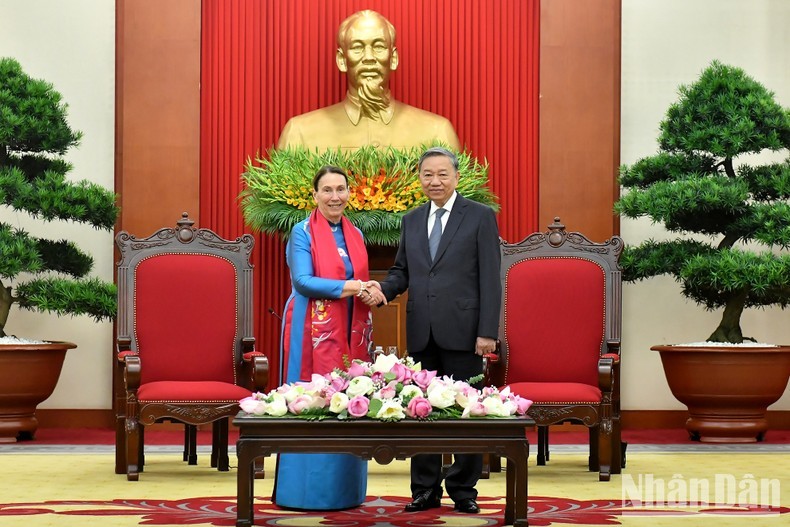 [Foto] Máximo dirigente vietnamita recibe a presidenta del Senado australiano