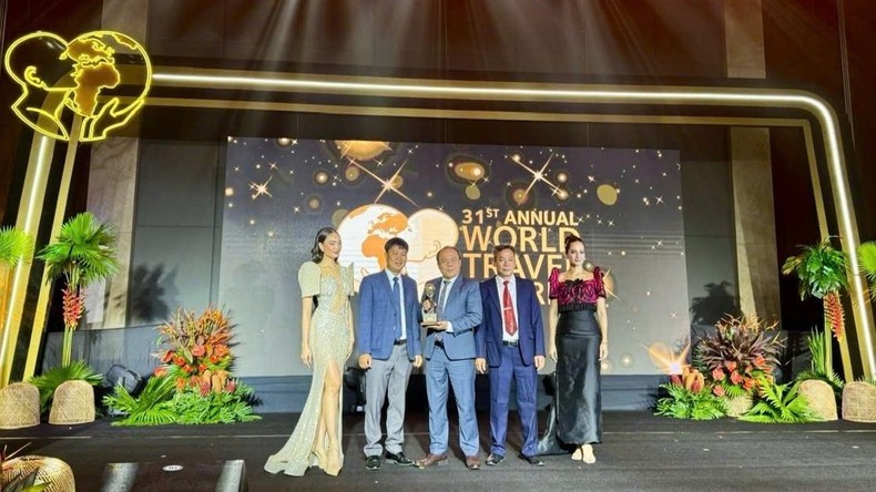 En la ceremonia de los Premios Mundiales de Viajes (Foto: Nhan Dan)