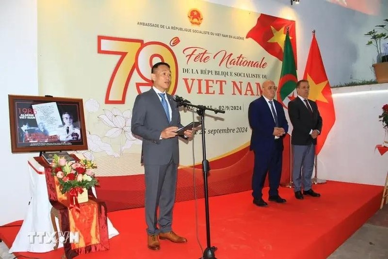 El embajador vietnamita Tran Quoc Khanh habla en la ceremonia (Foto: VNA)