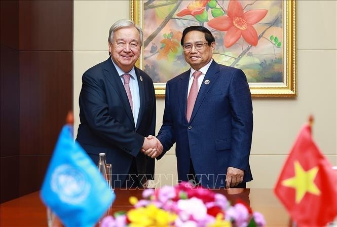 El primer ministro de Vietnam, Pham Minh Chinh y el secretario general de la Organización de las Naciones Unidas (ONU), Antonio Guterres (Foto: VNA)