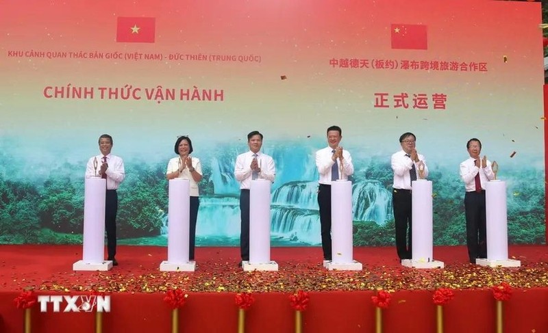 En la ceremonia de operación oficial del área paisajística de las cataratas Ban Gioc- Detian (Foto: VNA)