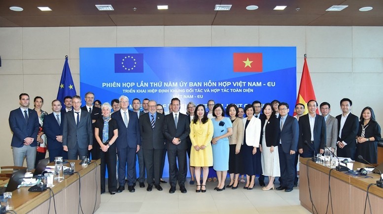 Los delegados del Comité Conjunto Vietnam - UE (Foto: Ministerio de Relaciones Exteriores)