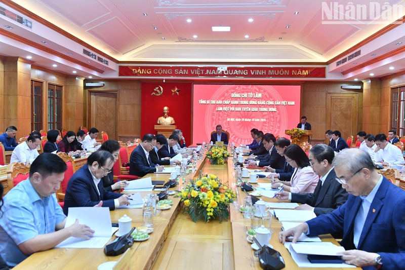 El secretario general del Partido Comunista de Vietnam, To Lam, en la reunión. (Foto: Nhan Dan)